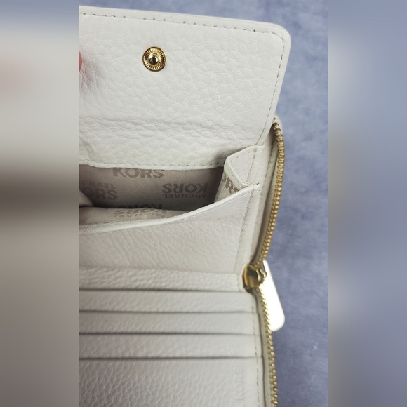 Michael Kors Two Fold  Beige Card holder Wallet - Picture 5 of 12